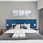 Stonetree - Stylish Studio Near Metro Station