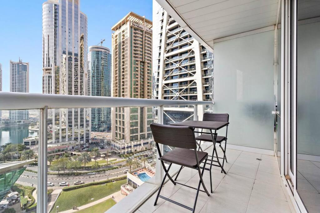 Apartment Stonetree - Stylish Near Metro Station Dubai