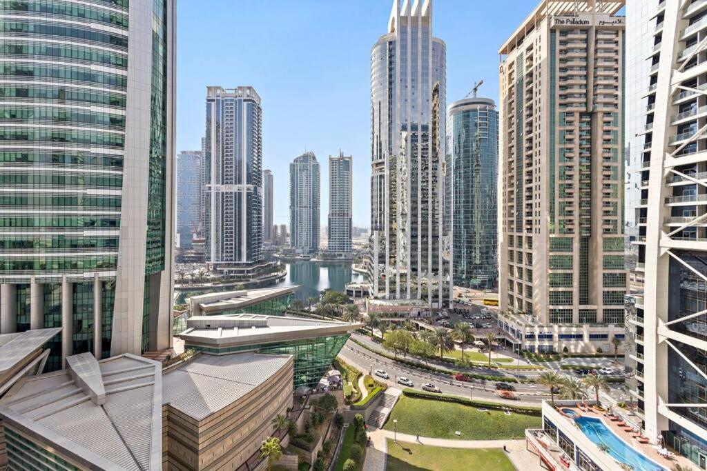 Stonetree - Stylish Near Metro Station Dubai
