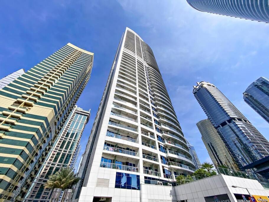 Stonetree - Stylish Near Metro Station Apartment